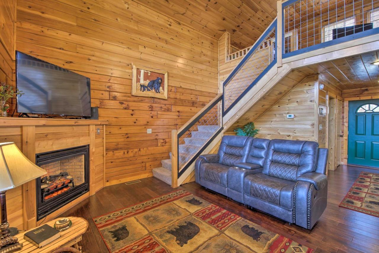 Gatlinburg Cabin With Pool Table And Hot Tub! المظهر الخارجي الصورة