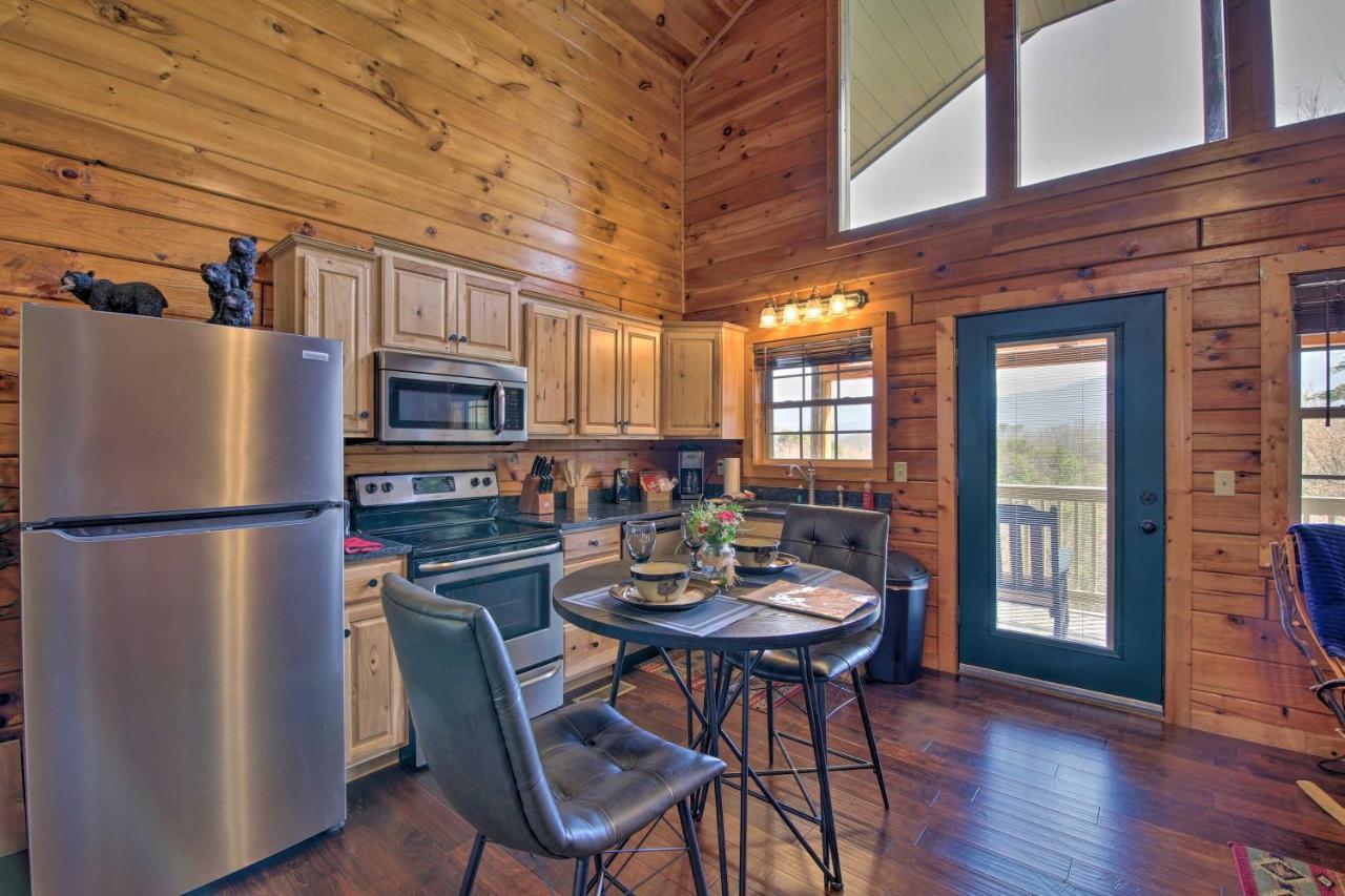 Gatlinburg Cabin With Pool Table And Hot Tub! المظهر الخارجي الصورة