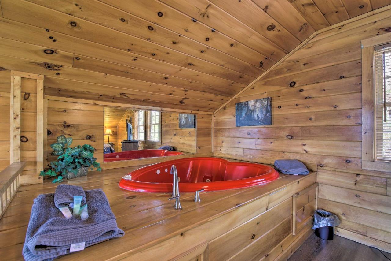 Gatlinburg Cabin With Pool Table And Hot Tub! المظهر الخارجي الصورة