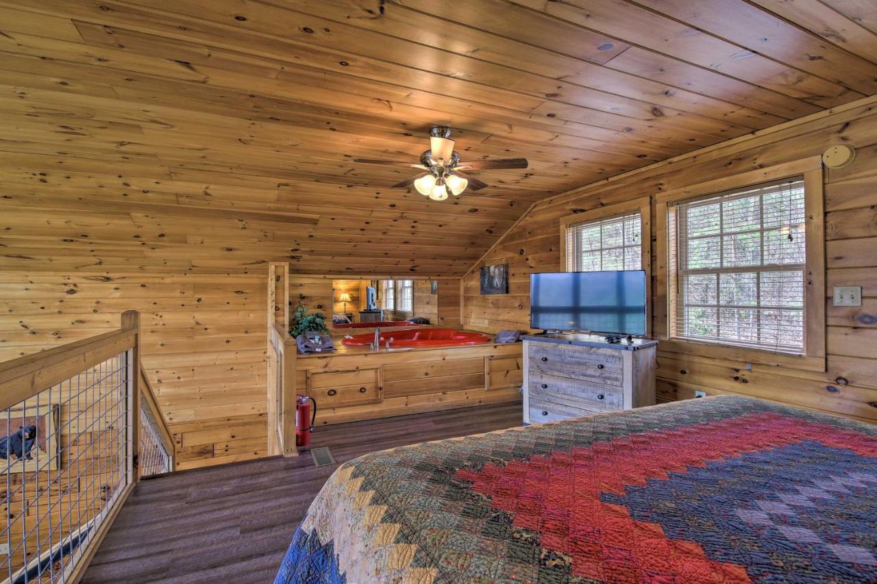 Gatlinburg Cabin With Pool Table And Hot Tub! المظهر الخارجي الصورة