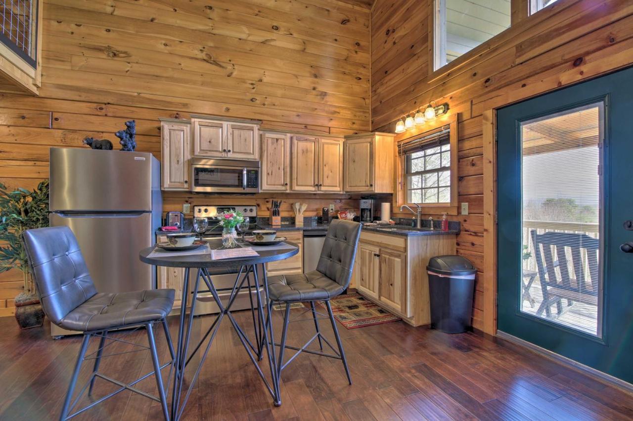 Gatlinburg Cabin With Pool Table And Hot Tub! المظهر الخارجي الصورة
