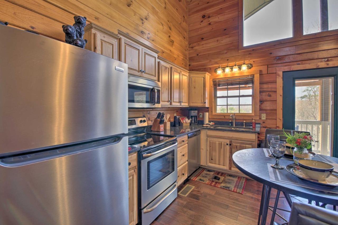 Gatlinburg Cabin With Pool Table And Hot Tub! المظهر الخارجي الصورة